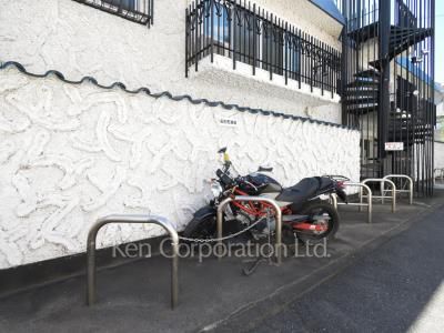  バイク置き場