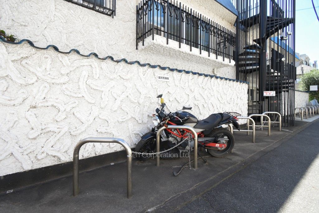  バイク置き場
