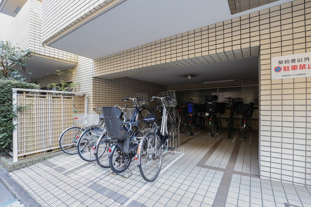 赤坂新坂ハウスの写真 駐輪場