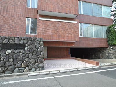 ロイヤル代々木ガーデンの写真 外観より