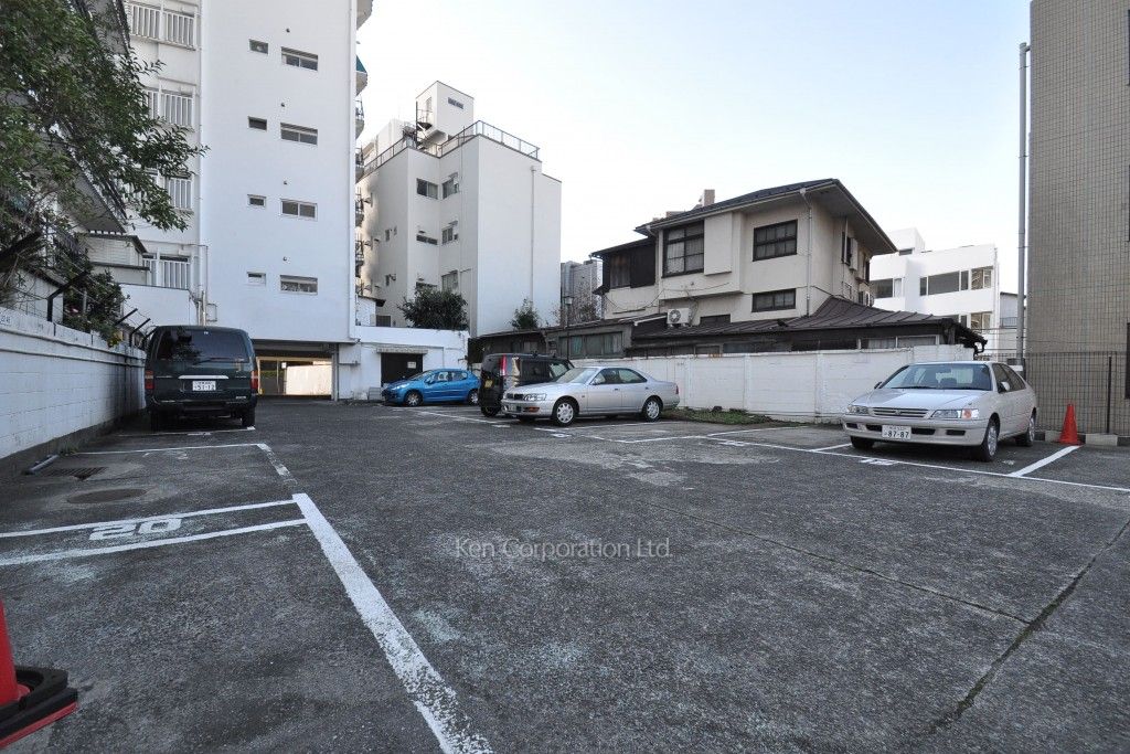 秀和六本木レジデンスの写真 駐車場