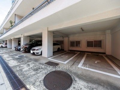 ファミール六本木の写真 駐車場