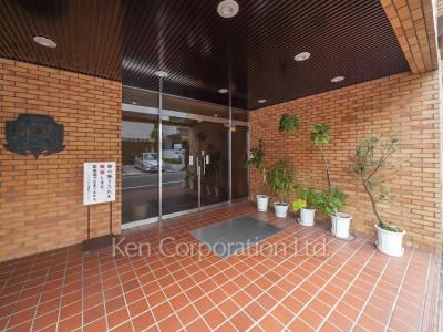 イトーピア信濃町マンションの写真 外観より