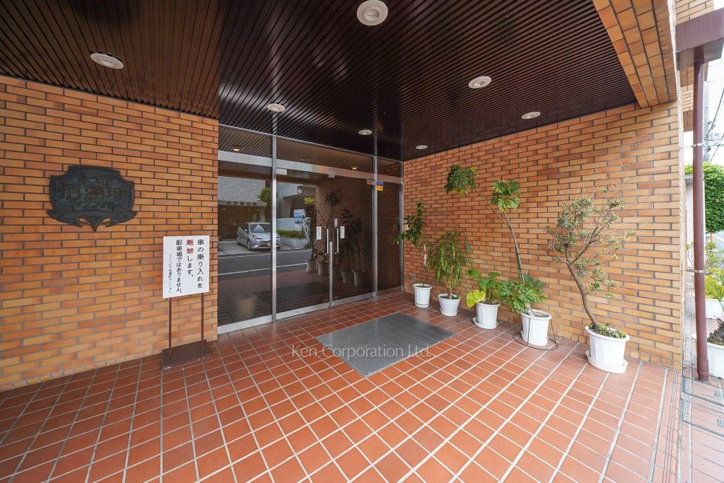 イトーピア信濃町マンションの写真 外観より