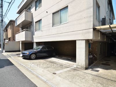 シバハウスの写真 駐車場