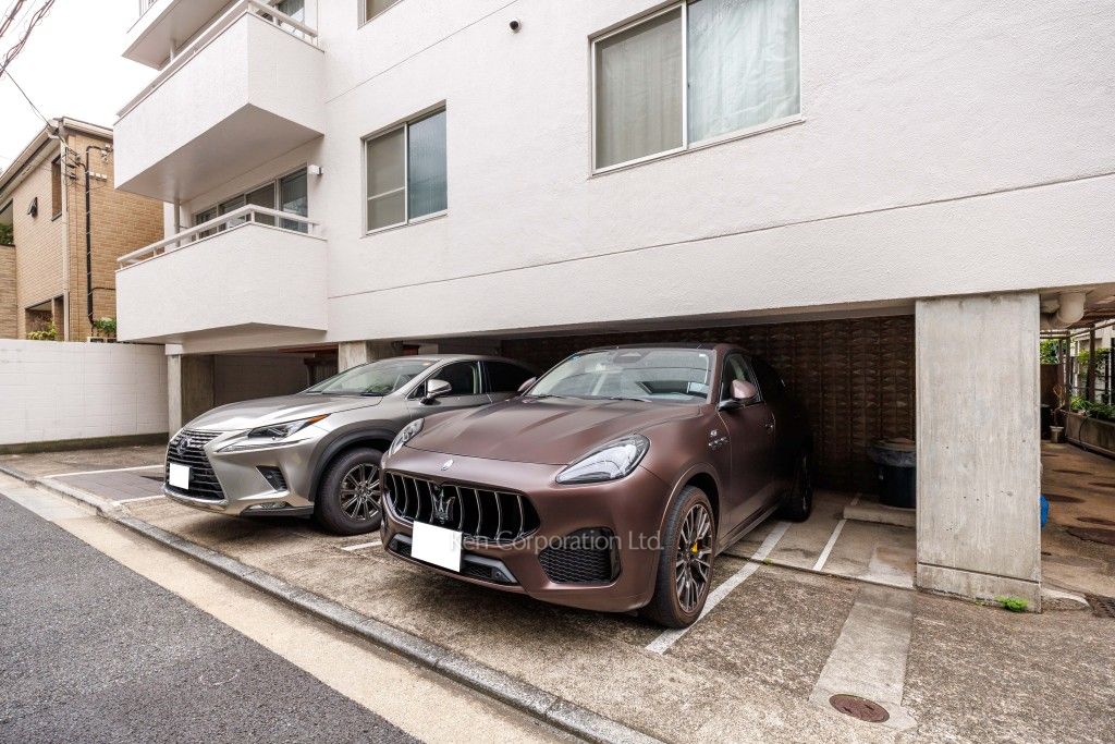 シバハウスの写真  駐車場
