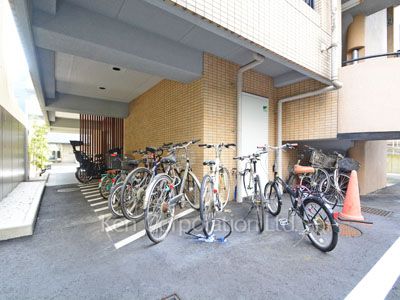 Aden Court Azabuの写真 駐輪場