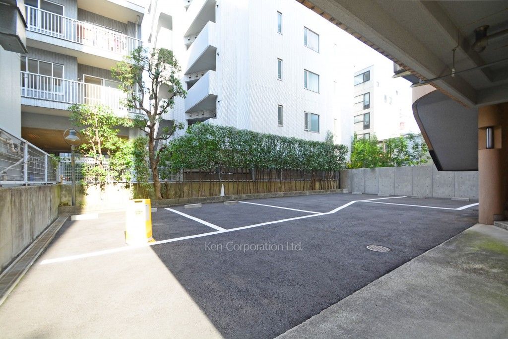 Aden Court Azabuの写真 駐車場