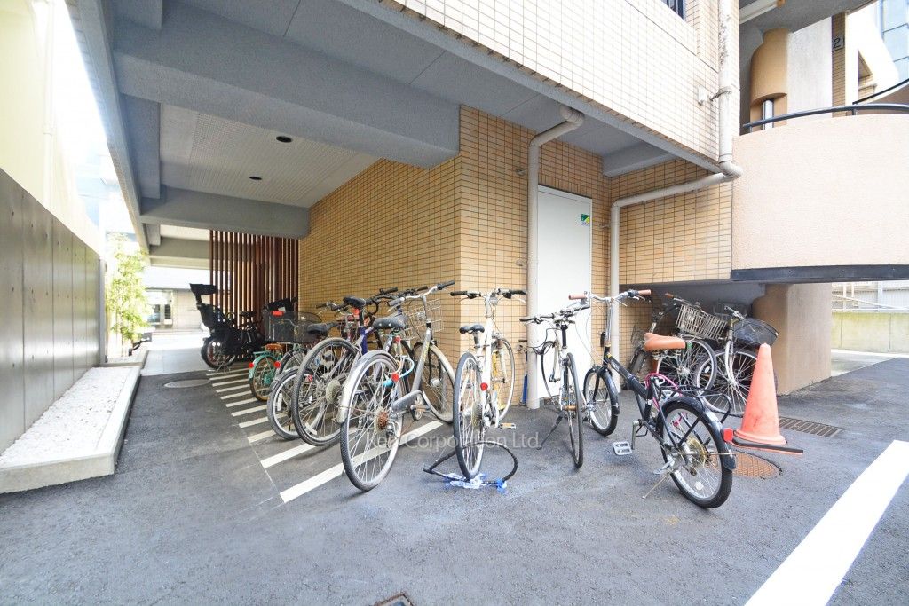 Aden Court Azabuの写真 駐輪場