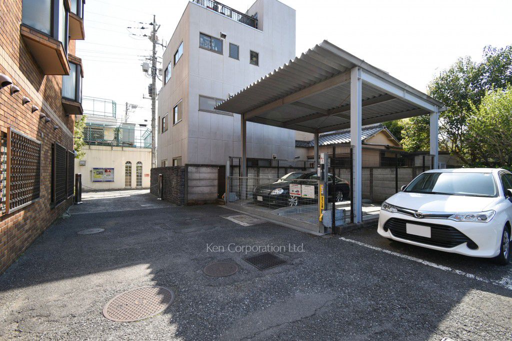マイネ ブルクの写真 駐車場