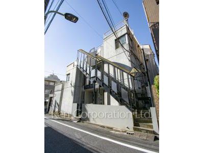 白金台藤棚のある家の写真 外観ひき