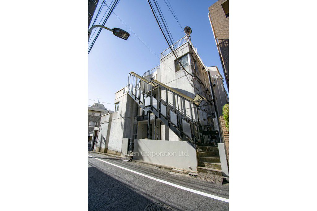 白金台藤棚のある家の写真 外観ひき