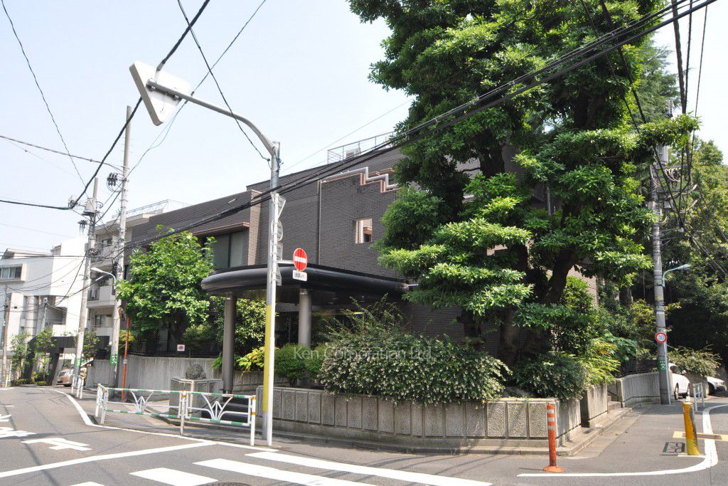 メゾン南平台の写真 外観ひき