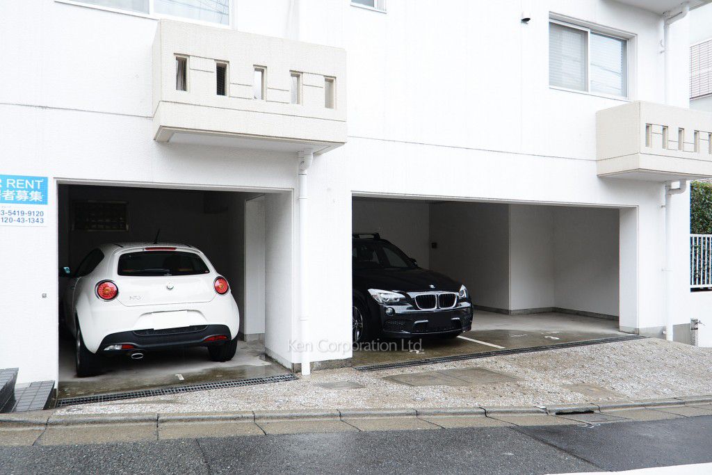 鉄飛坂マンションの写真 駐車場