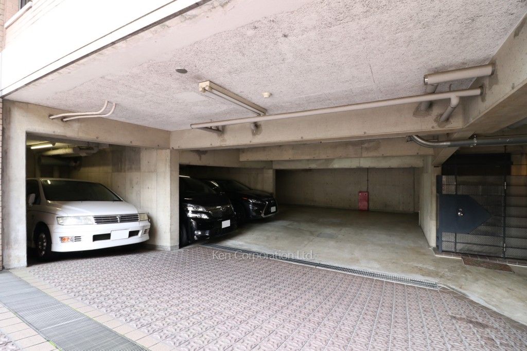 西台町ハウスの写真 駐車場