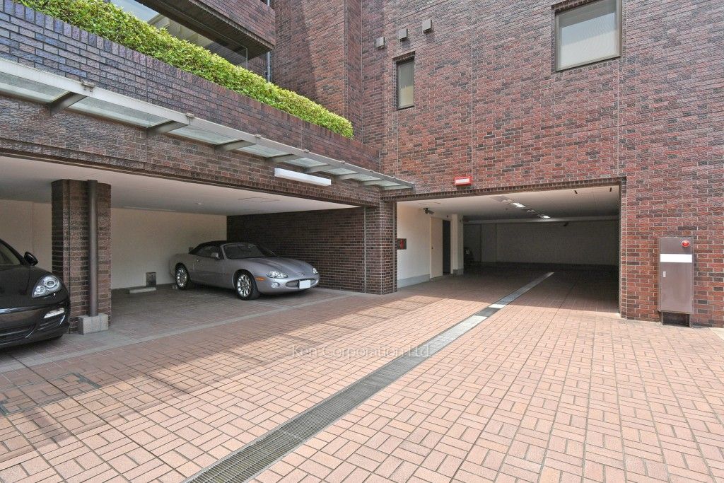 ロワヴェール市ヶ谷左内坂の写真 駐車場