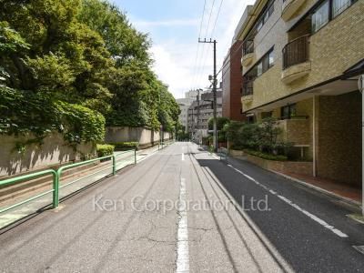 エクレール一番町の写真 前面道路