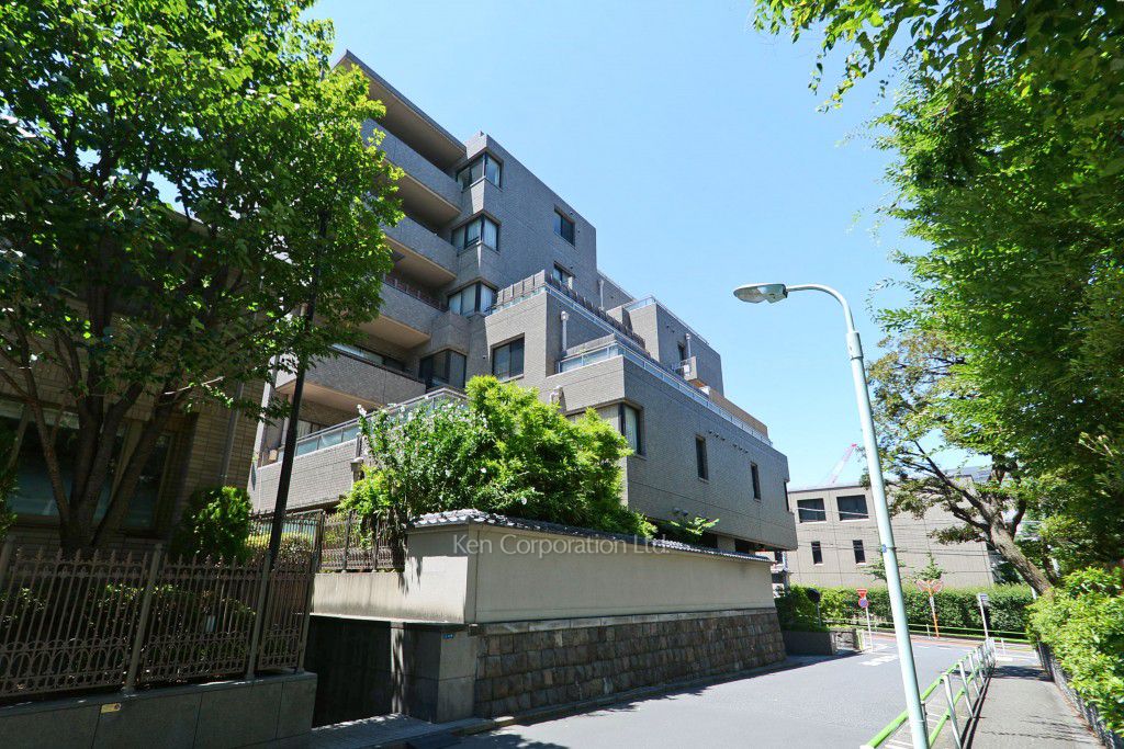 綱町ホームズの写真 外観ひき