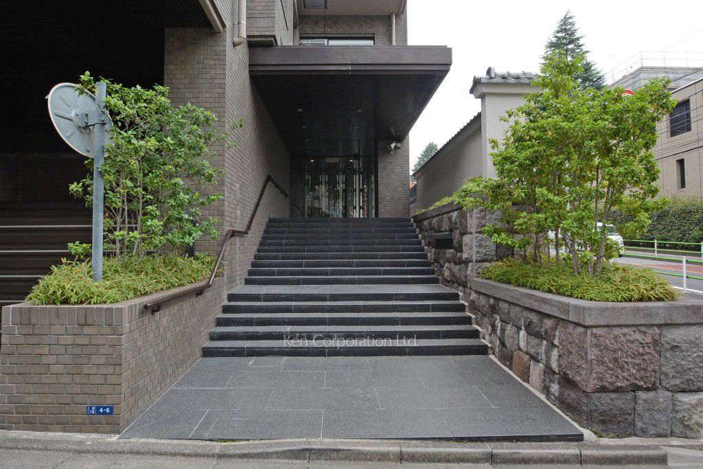 綱町ホームズの写真 外観より