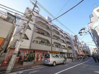 代々木いずみマンションの写真 外観ひき