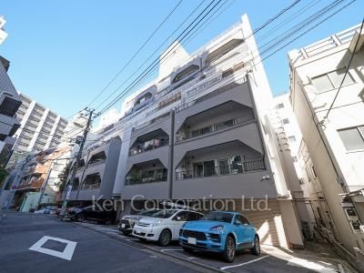 代々木いずみマンションの写真 外観ひき