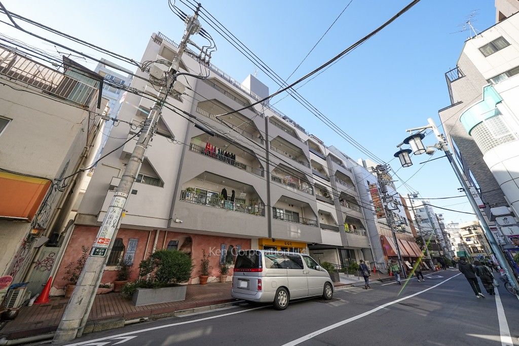 代々木いずみマンションの写真 外観ひき