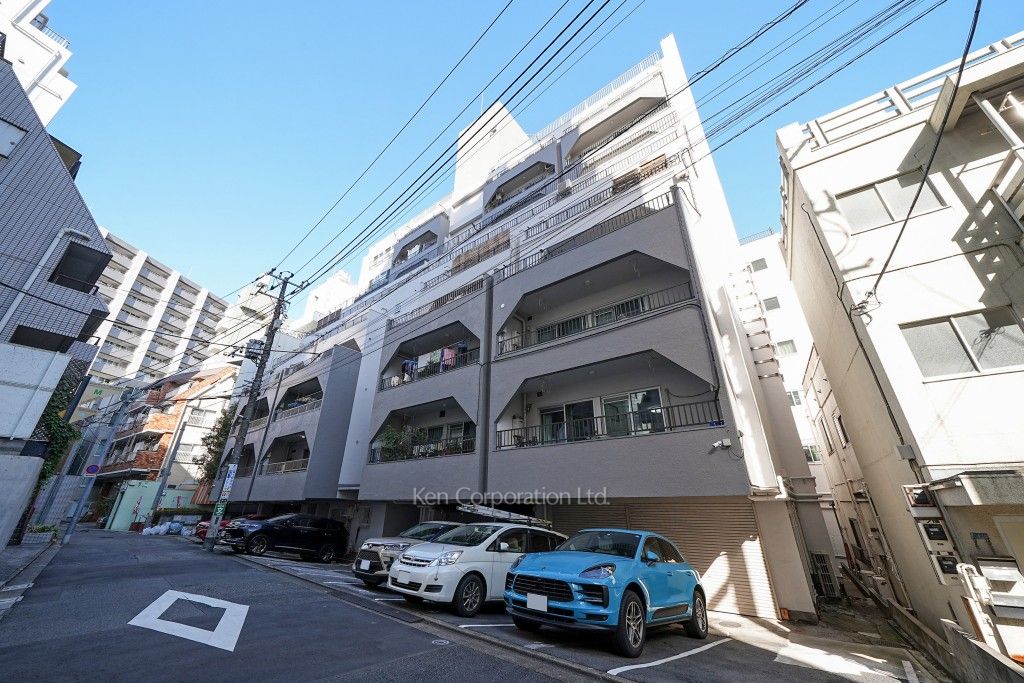 代々木いずみマンションの写真 外観ひき