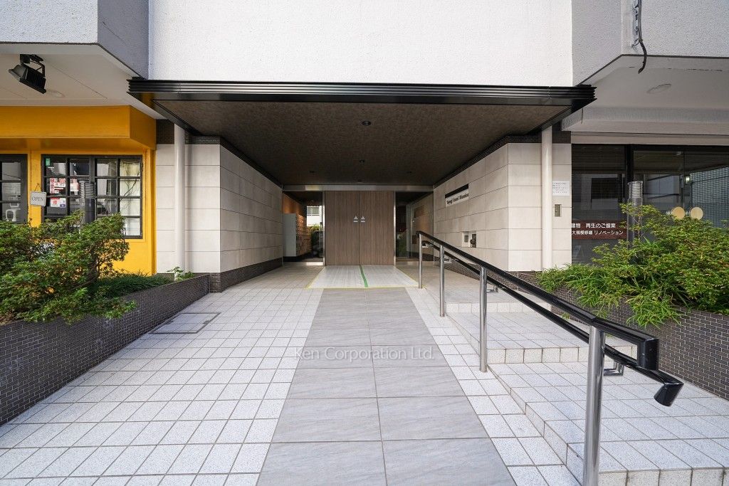 代々木いずみマンションの写真 外観より