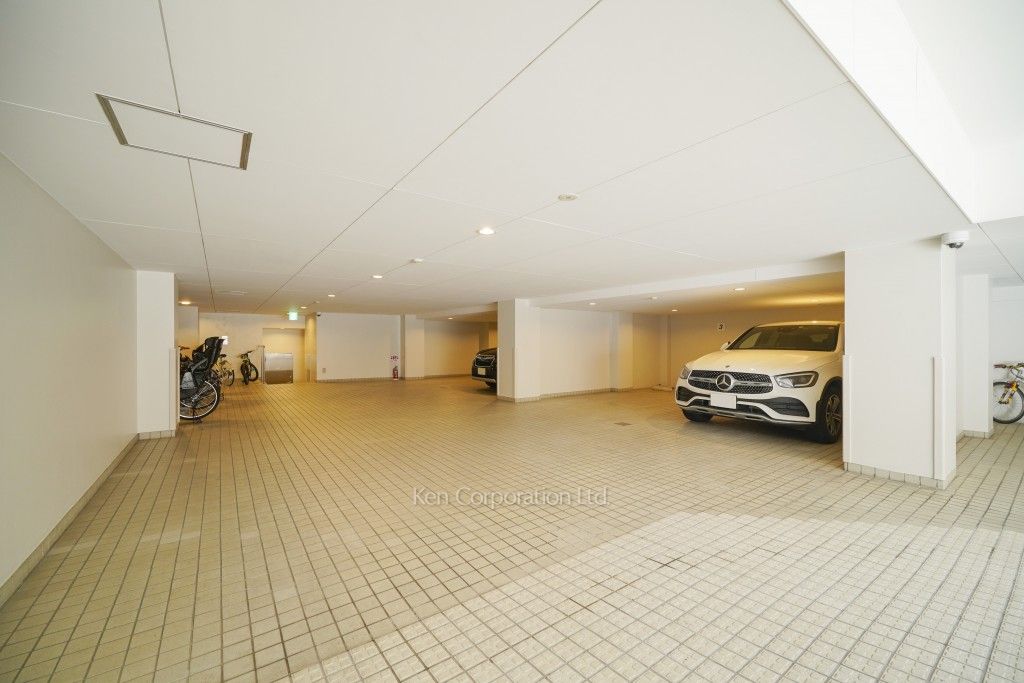 レグナス市ヶ谷払方町の写真 駐車場