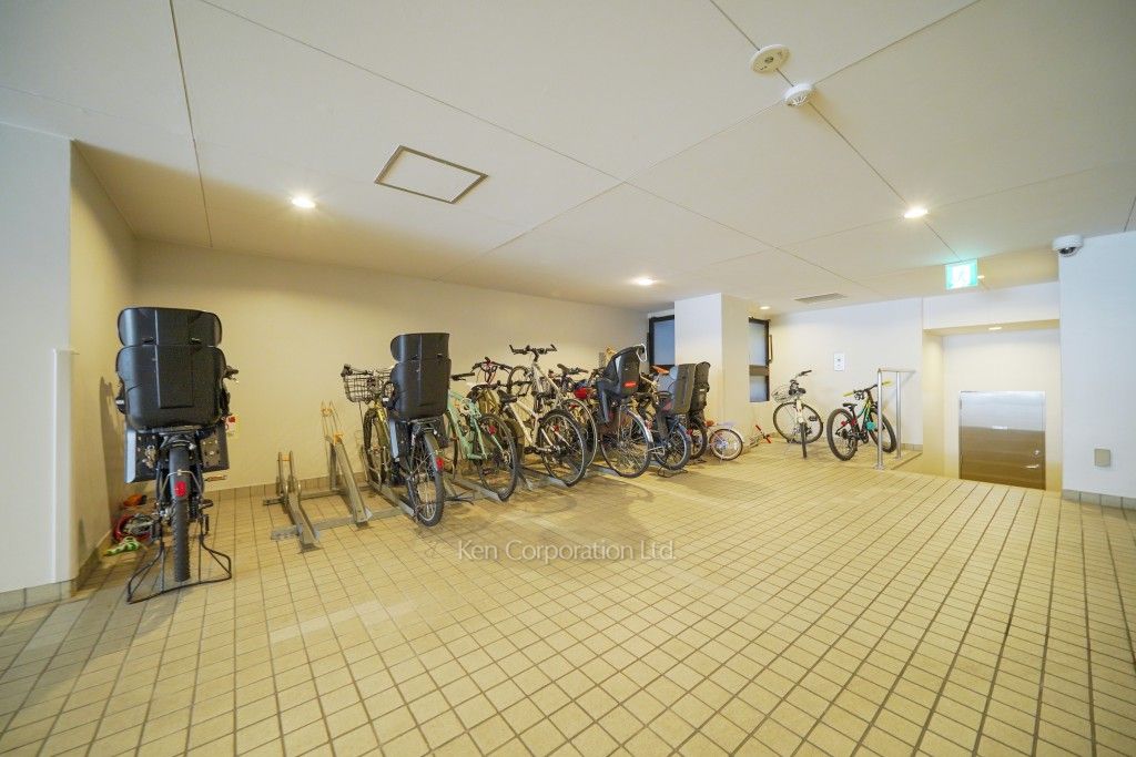 レグナス市ヶ谷払方町の写真 駐輪場