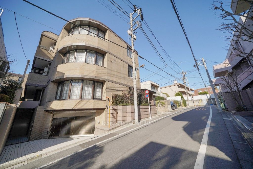 レグナス市ヶ谷払方町の写真 前面道路