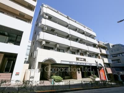 ロイヤルパレス原宿の写真 外観ひき