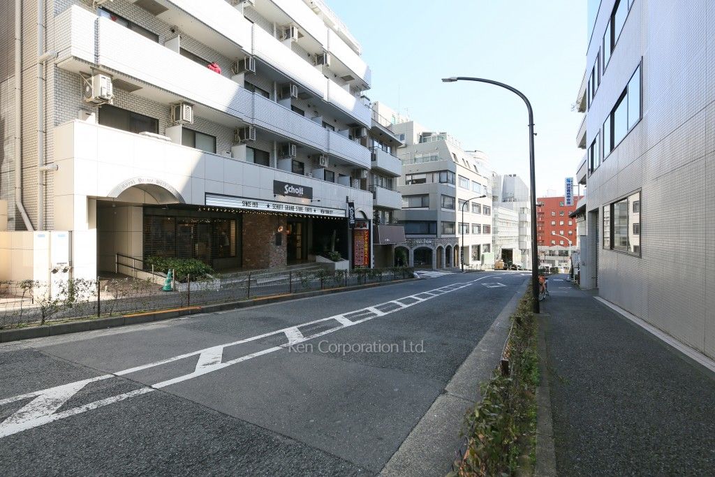 ロイヤルパレス原宿の写真 前面道路