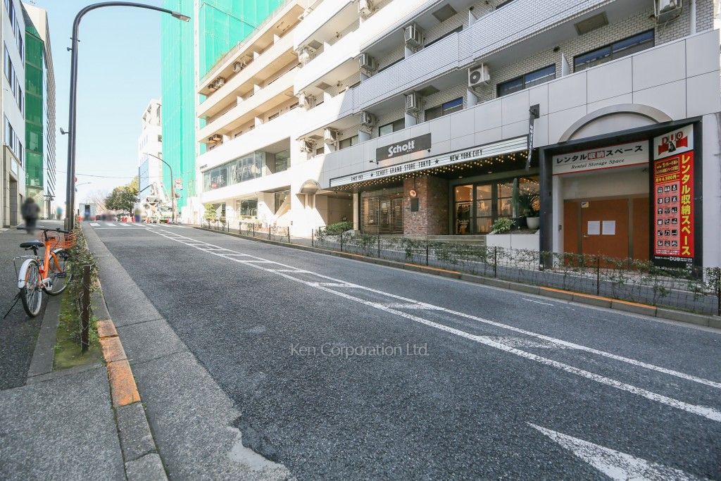 ロイヤルパレス原宿の写真 前面道路
