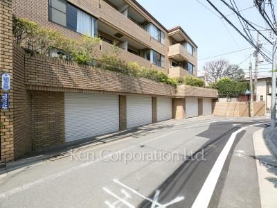 モンテベルデ代々木上原の写真 前面道路