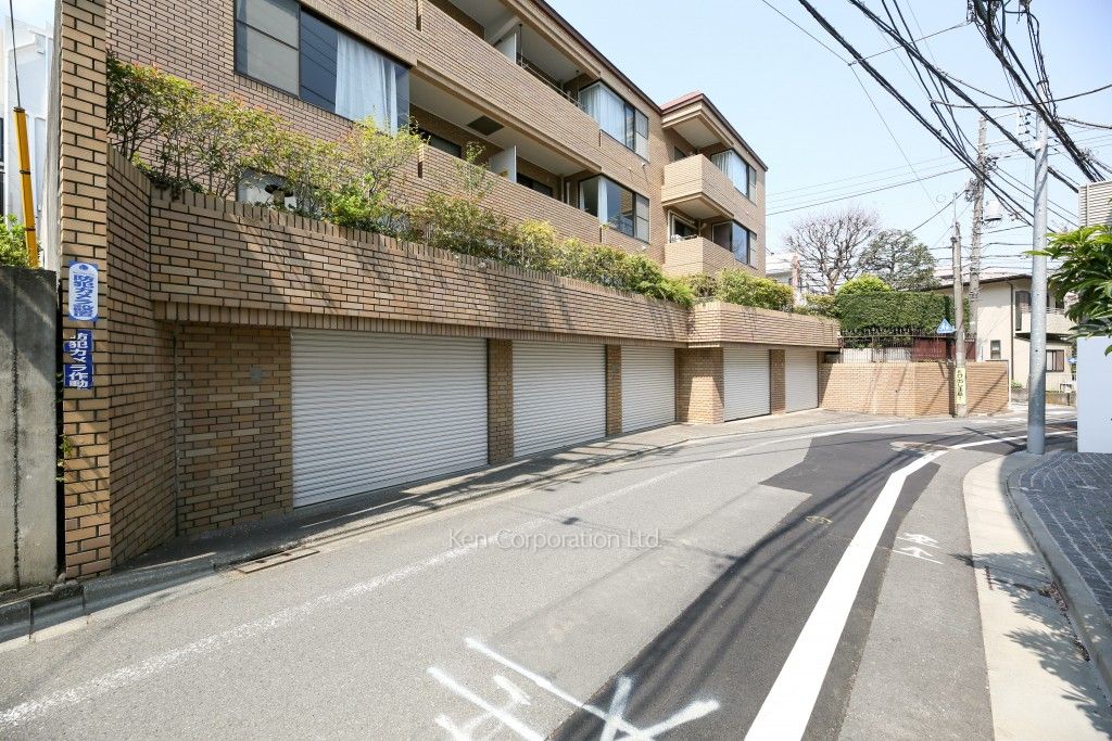 モンテベルデ代々木上原の写真 前面道路