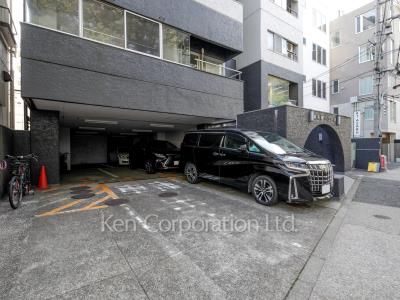 麻布第一コーポの写真 駐車場