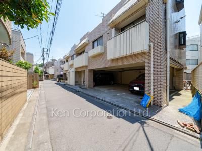 エムメイト綱町の写真 前面道路