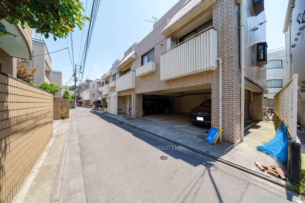 エムメイト綱町の写真 前面道路