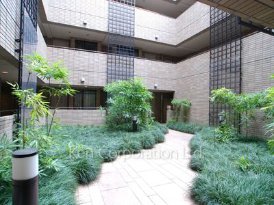 コロネード市ヶ谷の写真 中庭・植栽