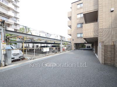 コロネード市ヶ谷の写真 駐車場