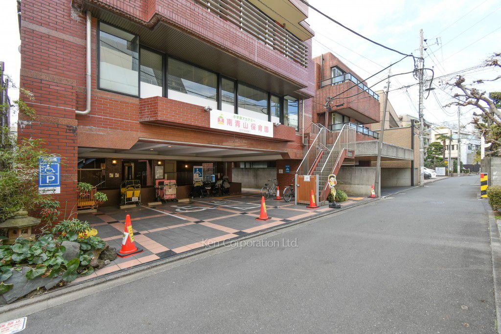 南青山246ビルの写真 前面道路