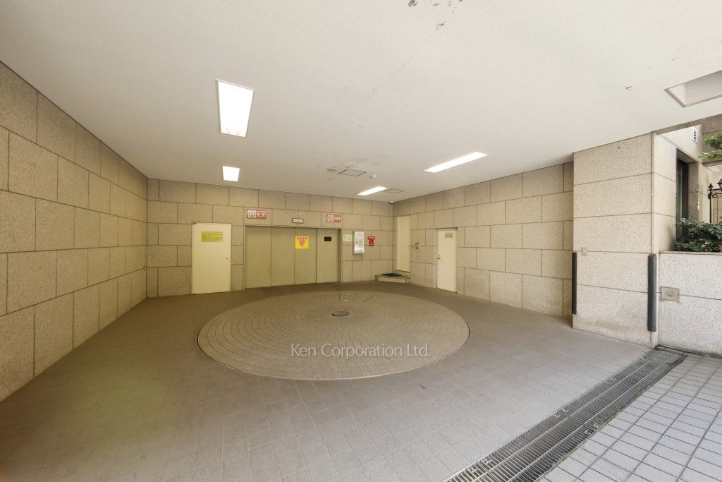 アルティーム原宿の写真 駐車場