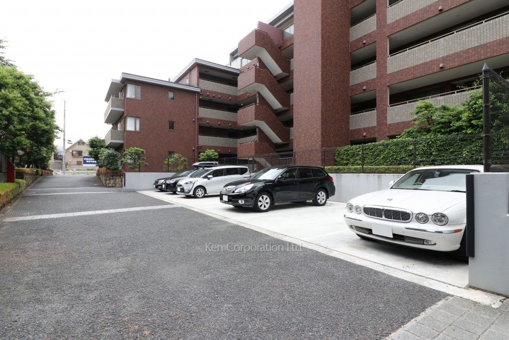 碑文谷ヒルズサレジオ通りの写真 駐車場