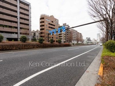 代々木公園パークホームズの写真 前面道路