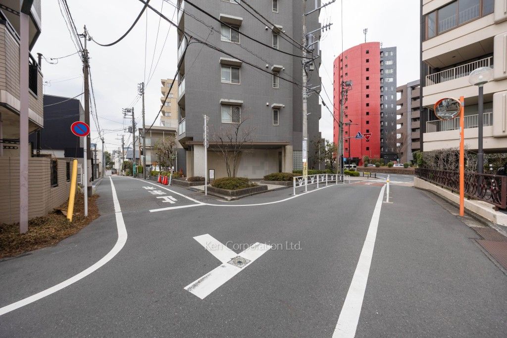 代々木公園パークホームズの写真 前面道路