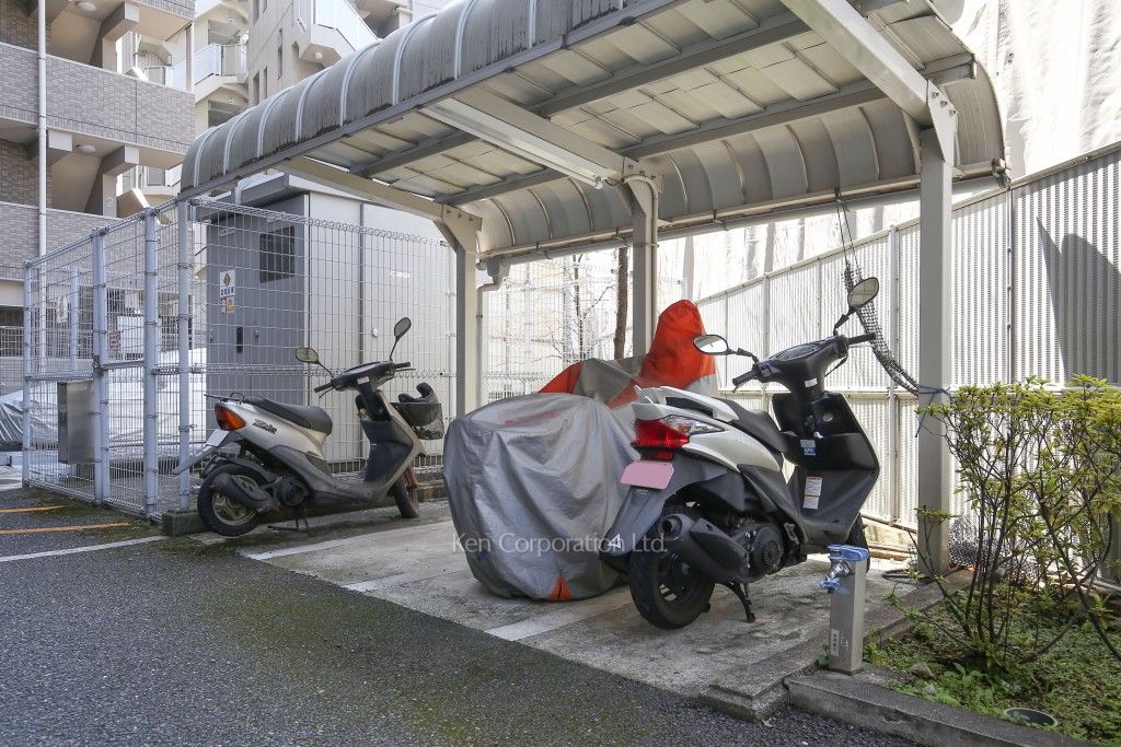 ライオンズマンション渋谷シティの写真 バイク置き場