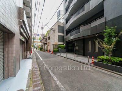 グランドゥール広尾の写真  前面道路