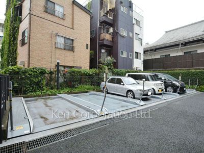 秀和青山神宮前レジデンスの写真 駐車場