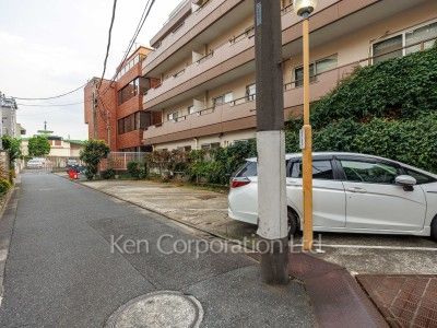 南青山コンドの写真 前面道路